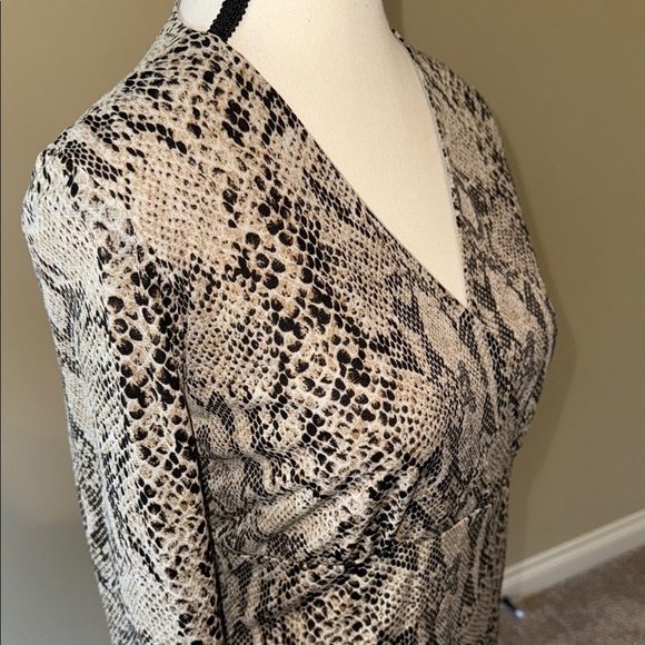 Liz Claiborne Blouse Snake Print Shirt Top Women's Size M - Picture 3 of 11